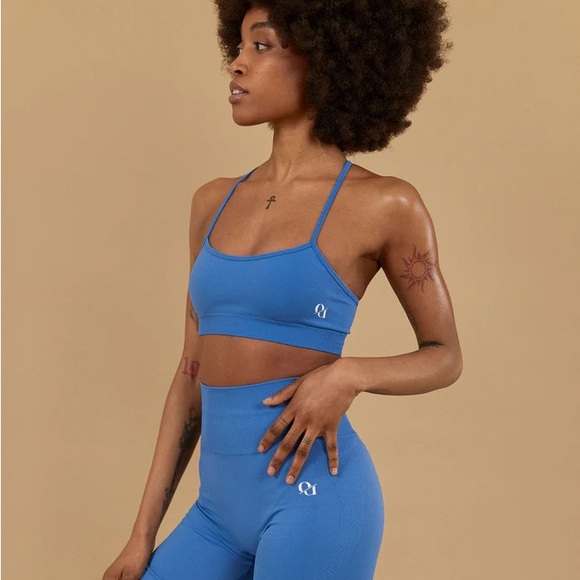 OwnU • Tube Bra - Picture 2 of 3